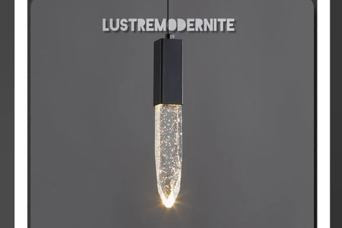 نمای نزدیک از تراش نوکتیز کریستال و بدنه فلزی مشکی