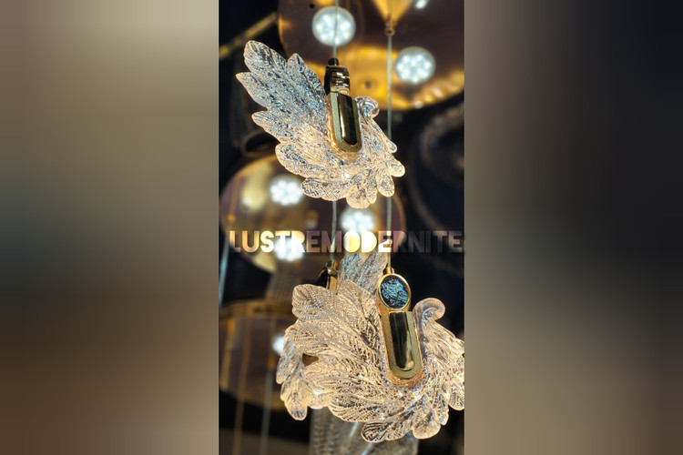 چراغ آویز فانتزی با کریستال تراشخورده و بدنه طلایی