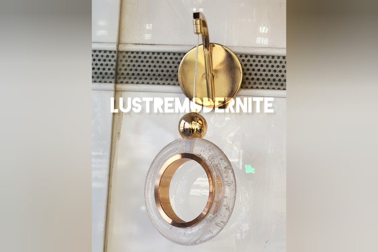 آویز کریستالی رزگلد با طراحی مینیمال