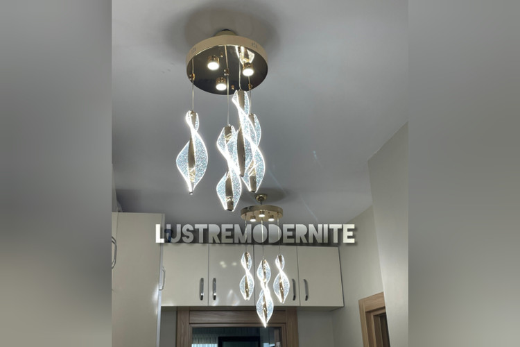 نورپردازی مدرن منزل با آویز کریستالی سه تایی